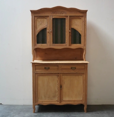 Meuble 2 corps bois aérogommé, partie haute en verre coloré