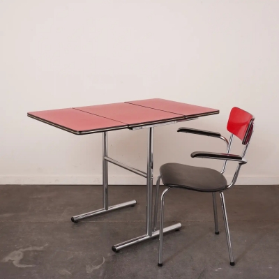 Table pliante et modulable en formica rouge vintage