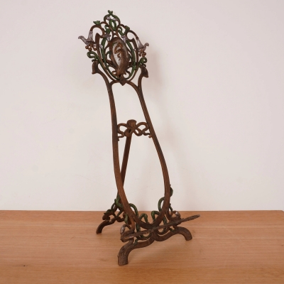 Chevalet de table/repose livre en m&eacute;tal style Art Nouveau