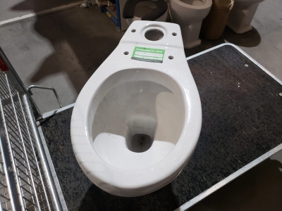 Cuvette à poser (sortie horizontale)