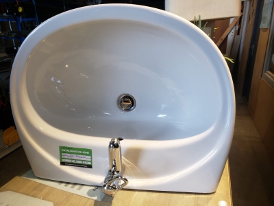 Lavabo avec robinet
