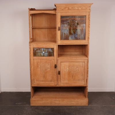 Meuble/buffet style Art Déco en chêne massif aérogommé.