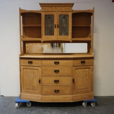 Meuble/buffet style Art Déco en chêne massif aérogommé.