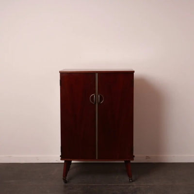 Petit meuble d'appoint en bois vintage