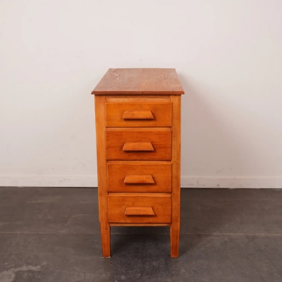 Meuble bas &agrave; tiroirs/commode &eacute;troite vintage