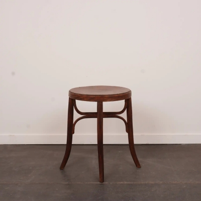 Tabouret bistrot en bois courb&eacute; de style Thonet