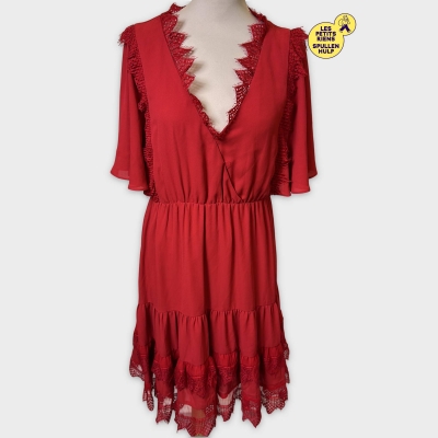 Robe rouge Symbiose à volants et dentelle 💃