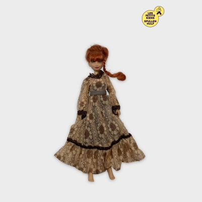 Poupée Anna vintage robe dentelle beige et marron 🧸