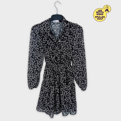 Robe chemise Bershka à fleurs noire et blanche XS 🌸
