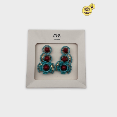 Boucles d'oreilles pendantes Zara fleurs turquoise et rouge