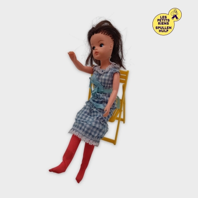 Poupée vintage Eden toys robe vichy bleue (sans la chaise)