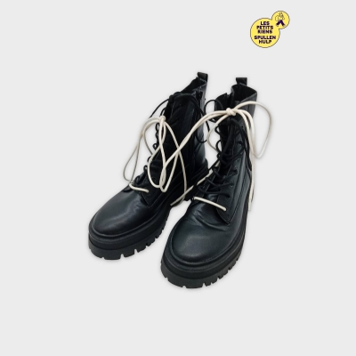 Bottines noires à lacets Stradivarius taille 39