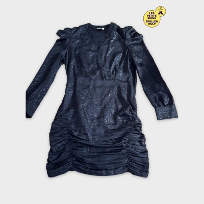 Robe noire froncée 🛒