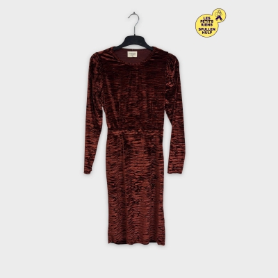 Robe bordeaux en velours côtelé 