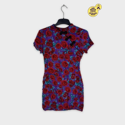 Robe Zara violette à fleurs rouges 🌹🌺