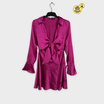 Robe satinée Zara nouée à la taille 🎀