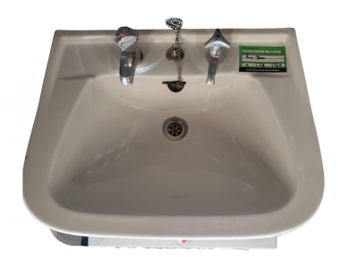 Évier double robinet