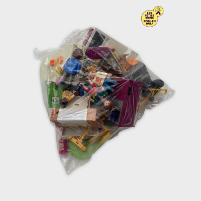 Lot Playmobil divers - Figurines et accessoires en bon état