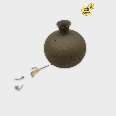 Lampe en céramique ajourée beige déco intérieure