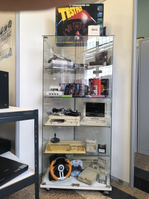 Lot Ultime Retrogaming – Consoles, Accessoires & Commodore 64C !