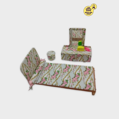 Coiffeuse Miniature En Bois Et Tissu Fleuri Pour Poupées Vintage