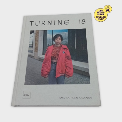 Livre Turning 18 Anne-catherine Chevalier Prime Editions (BL772)