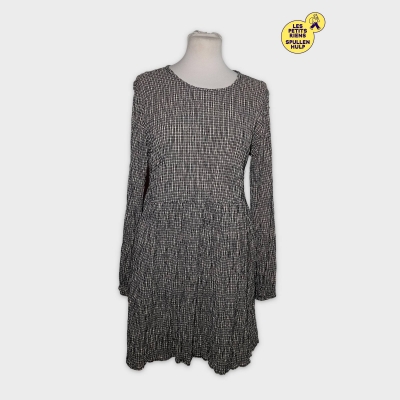 Robe Manches Longues Carreaux Noirs Beiges M Stradivarius