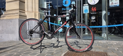 Peugeot rouge et noir