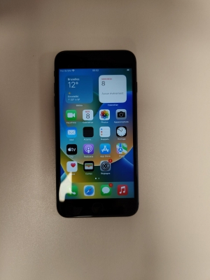 Iphone 8 plus  +  coque 