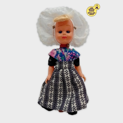 Poupée Folklorique Blonde Costume Bleu, Noir Et Blanc