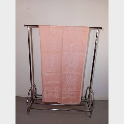 Nappe Damassée Rose Motifs Floraux