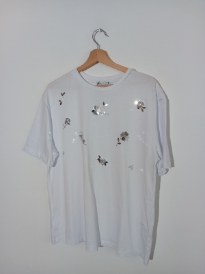 T-shirt Blanc Zara À Fleurs En Sequins