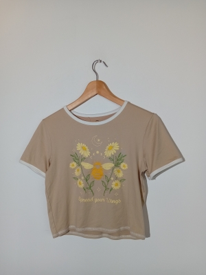 T-shirt Court Social Culture Imprimé Fleurs Et Abeille