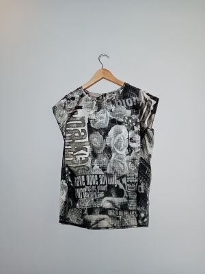 T-shirt Victoria Imprimé Graphique Noir Et Blanc