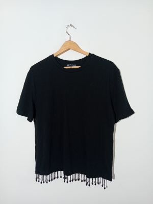 T-shirt Noir À Franges Perlées Zara