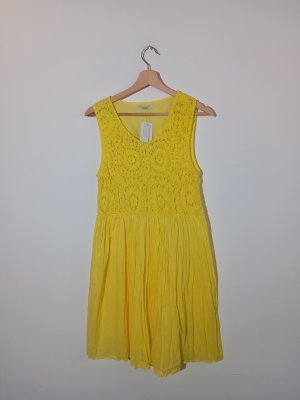 Robe D'été Jaune En Dentelle George