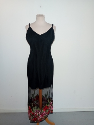 Robe Longue Noire Broderies Fleurs