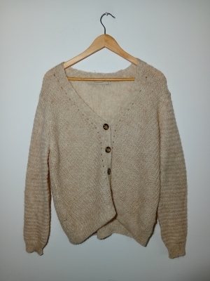 Gilet en maille mohair beige La Fée Maraboutée