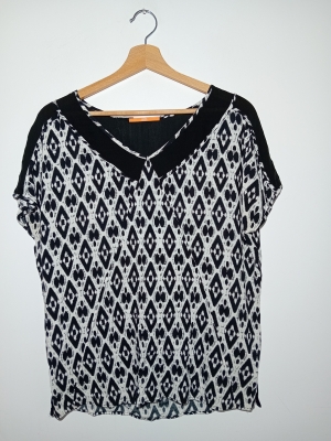 Top Geometrique Hugo Boss