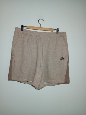 Short De Sport Adidas Beige Et Marron