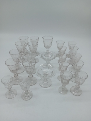 Ensemble De Verres à Digestifs Vintage