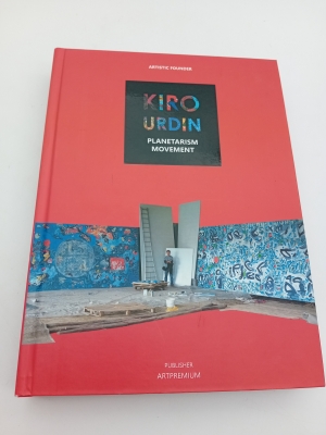 Livre D'art Kiro Urdin Planetarism Movement (BL908)