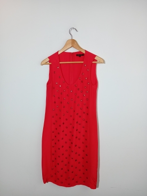 Robe rouge en soie avec perles Apostrophe