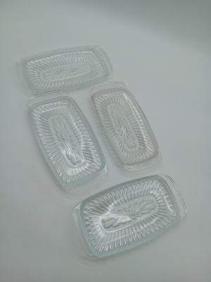 Lot De 4 Plats En Verre Ciselé Vintage