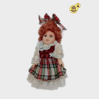 Poupée De Collection Cheveux Roux, Yeux Bleus, Robe Écossaise Vintage
