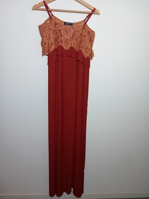 Robe Longue Pliss&eacute;e En Dentelle Twinset