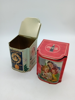 Lot 2 Boites Metal Vintage Lipton Et Coca Cola