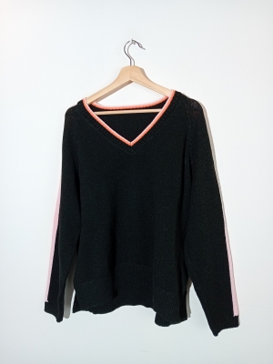 Pull Noir Col V Liser&eacute; Orange Et Rose