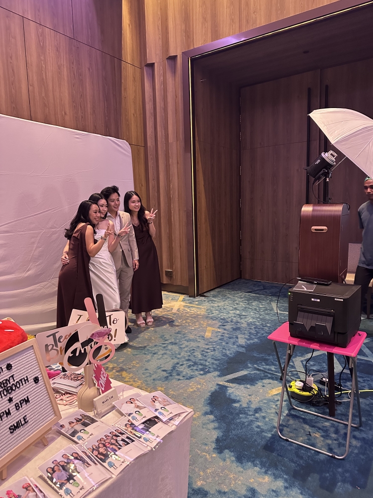 RETRO PHOTOBOOTH