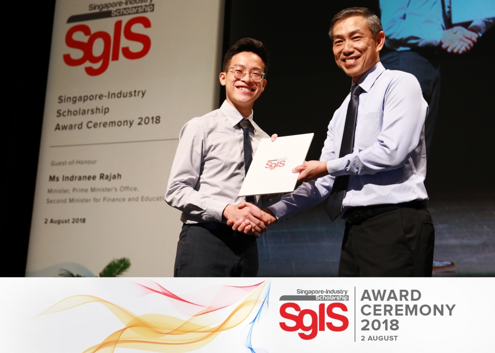  Stage Award Photography with Instant Prints | 2 Hours
